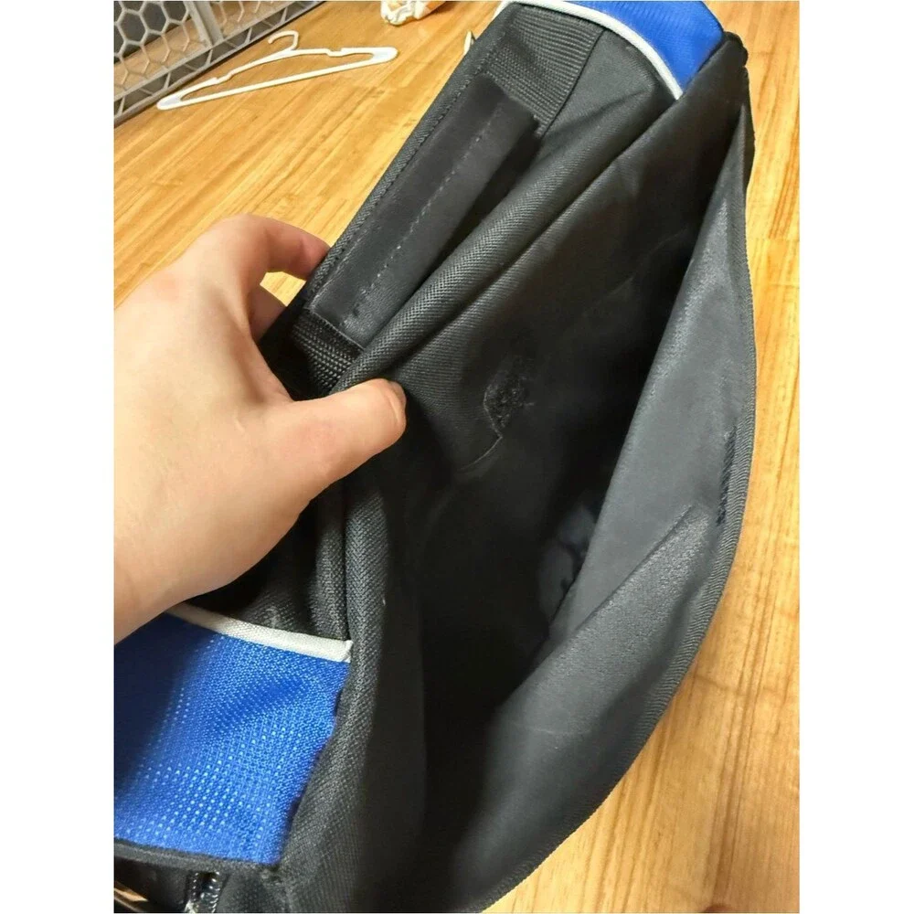 American Tourister blue wear